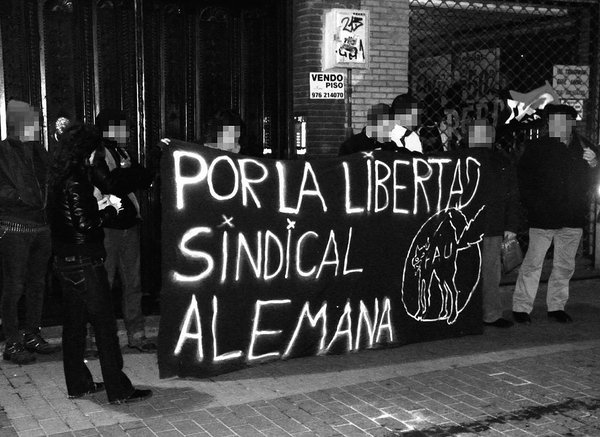 Zaragoza, 29. Januar: Mitglieder der CNT veranstalteten vor dem deutschen Konsulat eine Solikundgebung für die FAU Berlin.