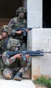 Die Militarisierung der Stadt