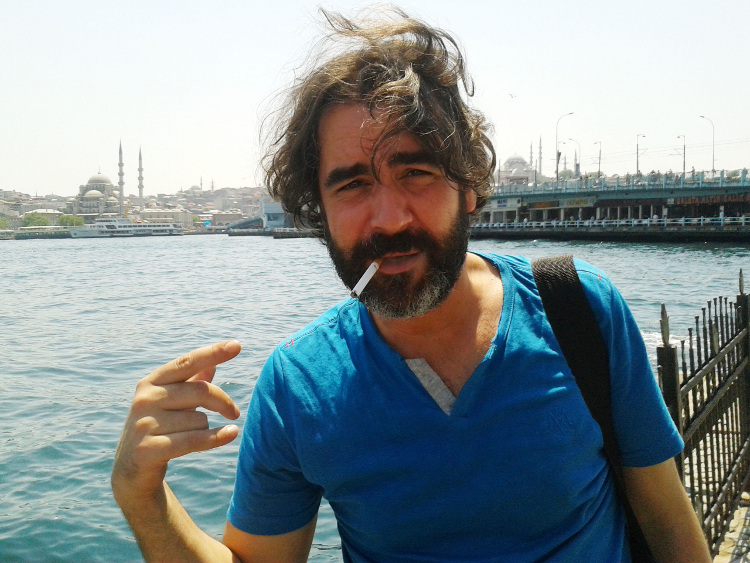 Deniz Yücel. (Foto: Frauke Böger @ edition nautilus)