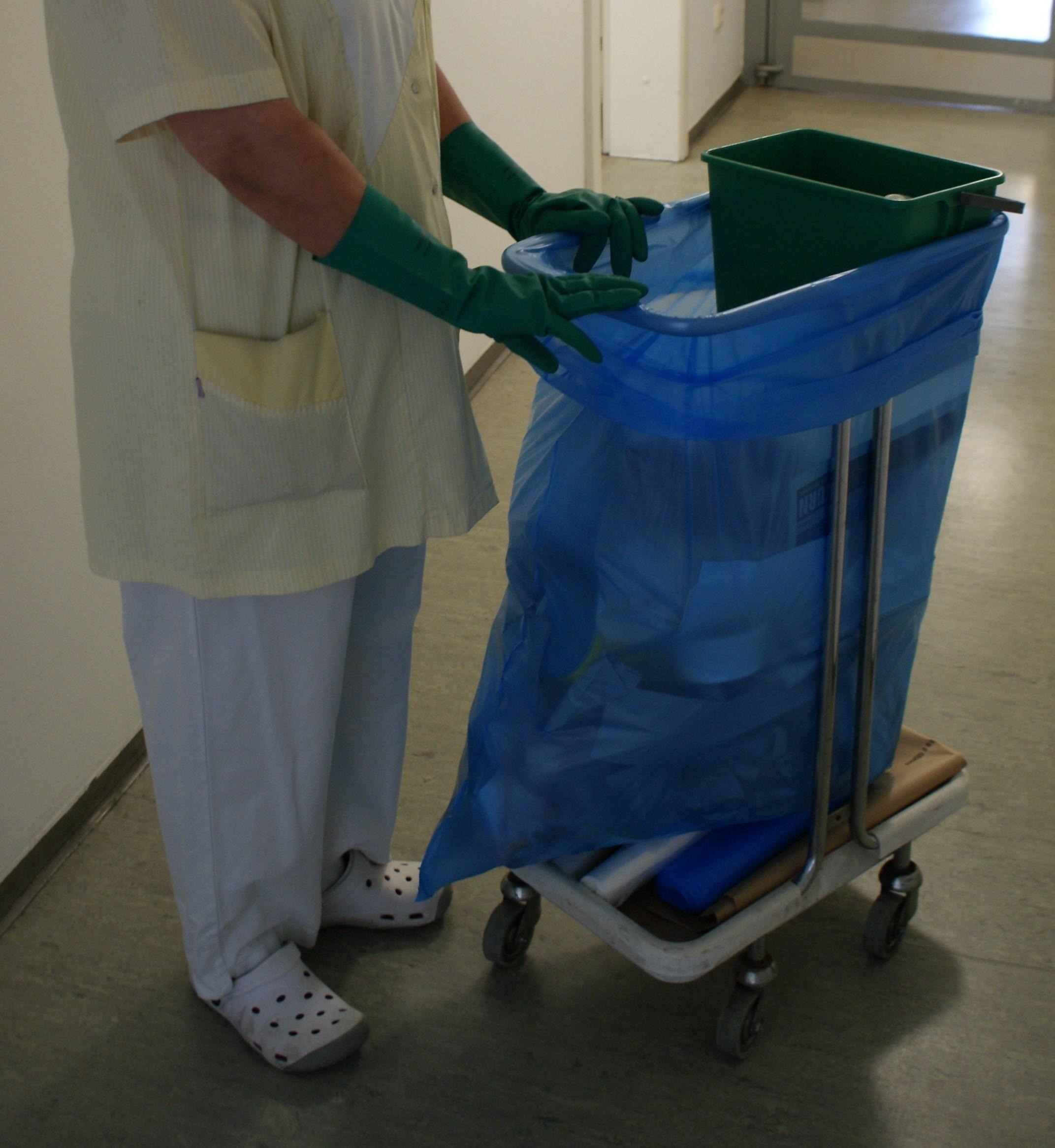 Die Arbeit von Reinigungskräften bleibt oft unsichtbar.