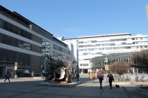 Bildungskonferenz – Akademikerin auf Abruf