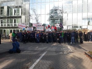 Arbeitskampf über den Wolken