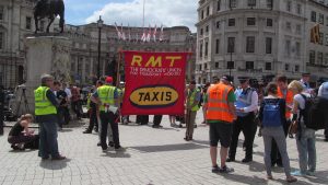 Klassenkampf am Taxistand
